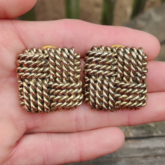 Vintage Large Knot Earrings - Picture 2 of 4